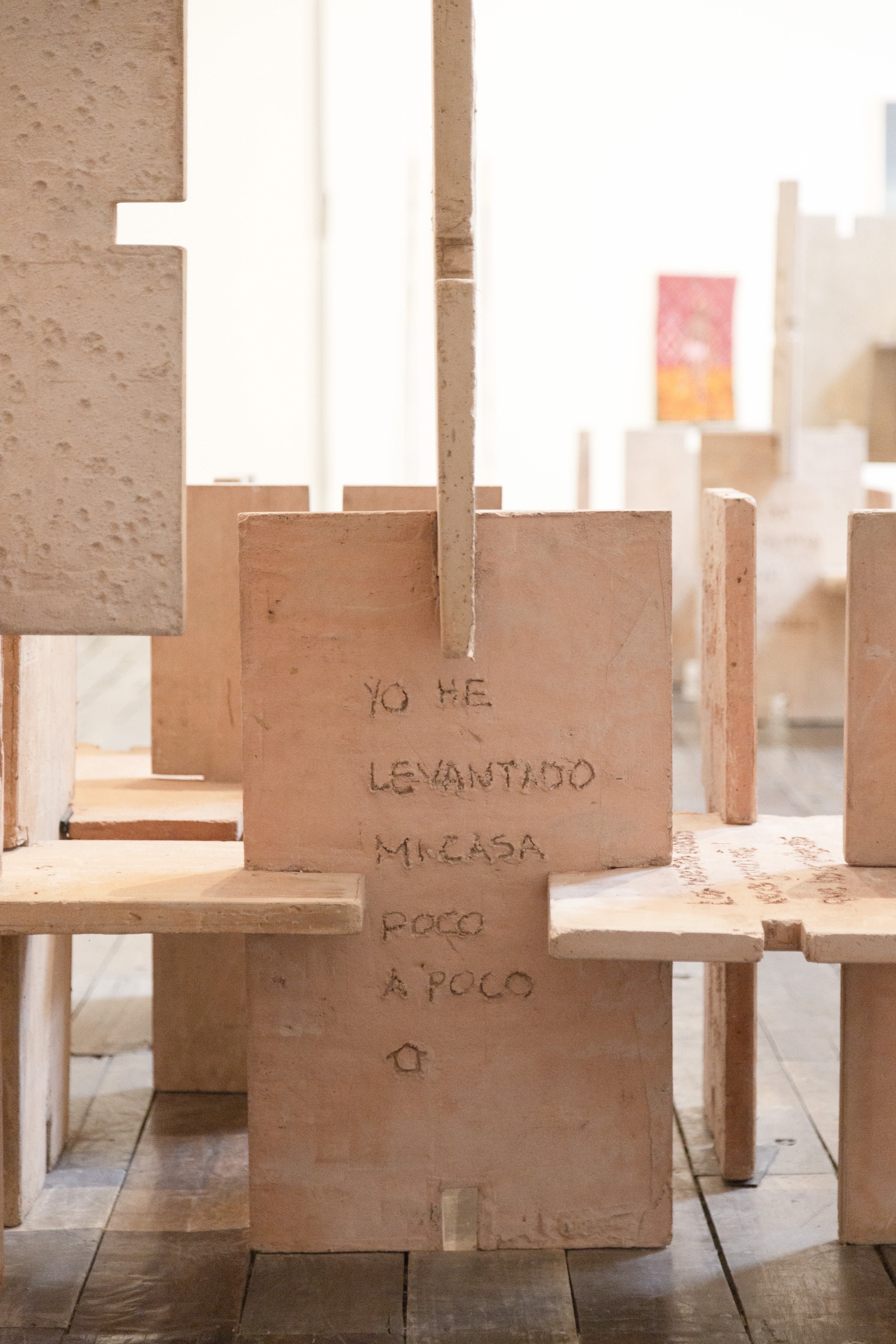 Huellas, voces y otras pistas